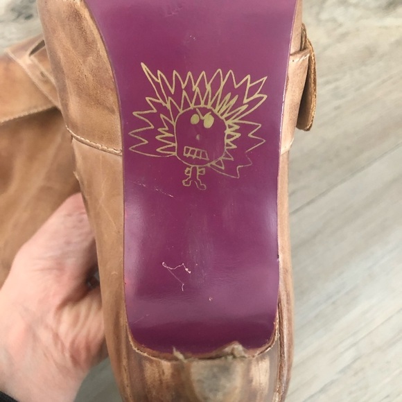 Goka Handmade Specialty Cobbled Leather Bootie - Picture 4 of 8